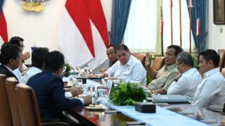 Presiden Prabowo Subianto Memimpin Rapat Terbatas Dihadiri Sejumlah Menteri Kabinet Merah Putih Di Istana Merdeka, Jakarta, Pada Selasa (9/9/2025).