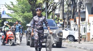 Kodaeral Vi Bersih-Bersih Jalan Dan Kampanyekan Perdamaian Usai Demonstrasi Di Makassar Img 20250901 Wa0003