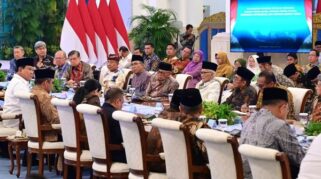 Presiden Prabowo Subianto Silaturahmi Dengan Tokoh Lintas Agama Pimpinan Parpol Pimpinan Serikat Buruh Dan Organisasi Kepemuda 1756750399830 169