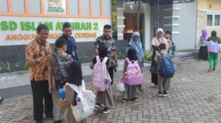 Sekolah Islam Athirah Tanamkan Nilai Karakter Lewat Kegiatan &Quot;Sapa Pagi&Quot; 271146C8 5B99 442E 95Fd 1D315B1D8B17