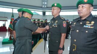 Pangdam Pimpin Sertijab Dan Penyerahan Tugas Pejabat Kodam Xiv/Hasanuddin Img 20251010 Wa0004