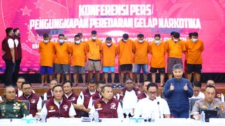Konferensi Pers Pengungkapan Kasus Narkoba Oleh Bareskrim Polri Dan Polda Jajaran Di Aula Awaloeddin Djamin, Gedung Bareskrim Polri, Rabu (22/10/2025).