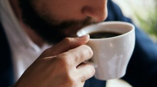 Berapa Gelas Kopi Ideal Dikonsumsi Setiap Hari? Ini Kata Ahli Image 1