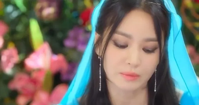 Song Hye Kyo 20251003 003 Non Fotografer Kly