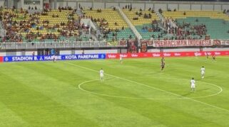 Suasana Laga Psm Makassar Vs Arema Fc Di Stadion Gelora Bj Habibie 1760875574841 169