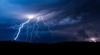 Ilustrasi Hujan Petir. (Istimewa)