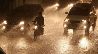 Waspada Berkendara Di Musim Hujan. (Int)