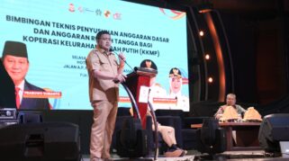 Wali Kota Makassar, Munafri Arifuddin (Appi) Mengingatkan Seluruh Pengurus Kkmp Bahwa Pengelolaan Koperasi Bukanlah Perkara Sepele. Ia Menegaskan Bahwa Koperasi Harus Dikelola Secara Profesional, Bukan Sekadar Dibentuk Atau Dijalankan Asal-Asalan.