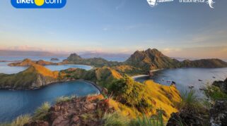 Menjelang Periode Natal Dan Tahun Baru (Nataru), Tiket.com Sebagai Pionir Online Travel Agent (Ota) Bersama Kementerian Pariwisata Ri Melalui Deputi Bidang Pemasaran Nusantara Mendorong Masyarakat Memaksimalkan Sisa Cuti Dengan Berlibur Di Dalam Negeri Sebagai Upaya Pemerataan Wisata Di Seluruh Indonesia.
