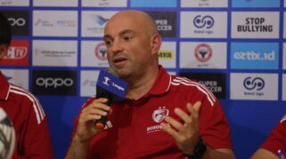 Rumor Kepindahan Eks Pelatih Psm Makassar, Bernardo Tavares, Kembali Menyeruak. Namanya Kali Ini Dikaitkan Dengan Persebaya Surabaya, Menyusul Keputusan Manajemen Bajul Ijo Memecat Pelatih Kepala Eduardo Perez Setelah Serangkaian Hasil Buruk. Namun Kabar Itu Langsung Dibantah Keras Oleh Agen Resmi Bernardo Tavares, Azmi