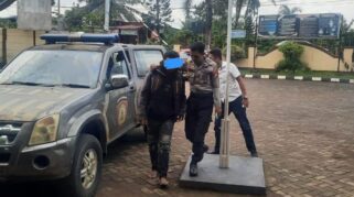 Pria Berinisial Ad (33), Warga Panciro, Kabupaten Gowa, Yang Berprofesi Penjual Sayur Keliling, Diamankan Oleh Anggota Polsek Tamalate Setelah Tertangkap Tangan Mencuri Uang Di Sebuah Warung Nasi Kuning.(Dok Polsek Tamalate)