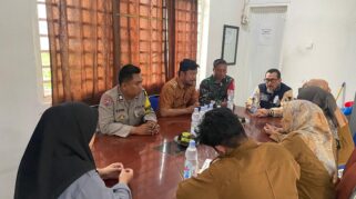 Di Tengah Dinamika Pelaksanaan Di Sejumlah Wilayah, Kelurahan Pampang Justru Tampil Sebagai Contoh Paling Kondusif, Tanpa Gejolak Maupun Polemik Yang Dapat Mengganggu Proses Demokrasi Tingkat Masyarakat Tersebut.