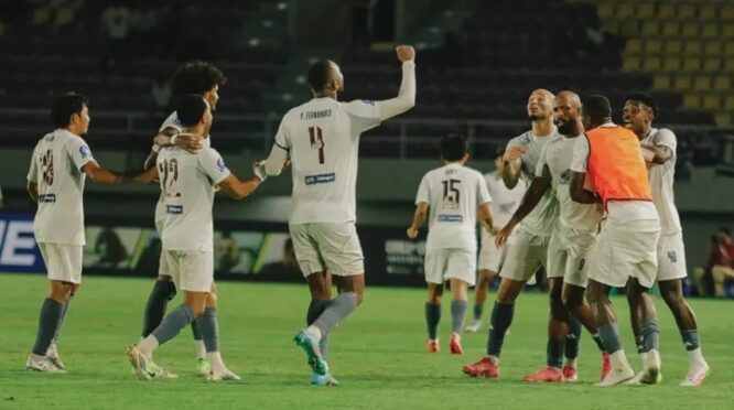 Selebsrasi Pemain Psm Usai Merayakan Gol Kala Menghadapi Persis Solo Pada Pekan 14 Super League 2025-2026 Di Stadion Manahan Solo, Sabtu (29/11/2025. (Foto: Psm Makassar)