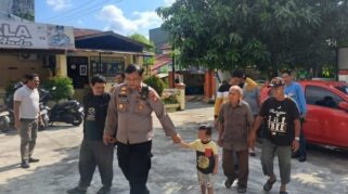 Imh (4) Anak Yang Sebelumnya Dilaporkan Hilang Di Manggala, Ditemukan Di Kediaman Seorang Lansia Di Daerah Biringkanaya, Kamis (27/11/2025). (Dok. Polsek Manggala)