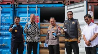 Operasi Gabungan Kemenkeupolri Ungkap Pelanggaran Ekspor Produk Turunan Cpo Kamis 6112025 1762414238123 169