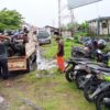 Operasi Gabungan Menertibkan Dua Mobil Dan Puluhan Motor Di Area Larangan Parkir Terowongan Mal Panakkukang, Jumat (5/12/2025).