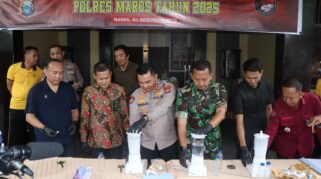 Pemusnahan Ratusan Gram Narkotika Hasil Pengungkapan Periode Agustus–Desember 2025 Oleh Polres Maros, Jumat (5/12/2025). (Dok. Polres Maros)