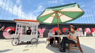 Pemerintah Kota Makassar, Kembali Menunjukkan Komitmennya Dalam Memberdayakan Pelaku Umkm Dengan Mempercantik Wajah Usaha Mereka Melalui Penyerahan Gerobak-Gerobak Baru Yang Lebih Rapi Dan Seragam.