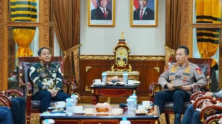 Menteri Kehutanan (Menhut) Ri Raja Juli Antoni Bertemu Kapolri Jenderal Listyo Sigit Prabowo.
