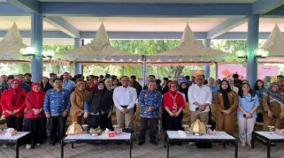 Unhas Melalui Career Center Bekerja Sama Dengan Dinas Tenaga Kerja Dan Transmigrasi Provinsi Sulawesi Selatan Menggelar Job Fair.