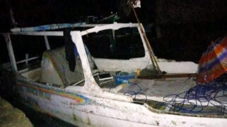 Kapal Yang Ditumpangi Dua Nelayan Asal Takalar Yang Tersambar Petir Di Perairan Pulau Kodingareng, Makassar